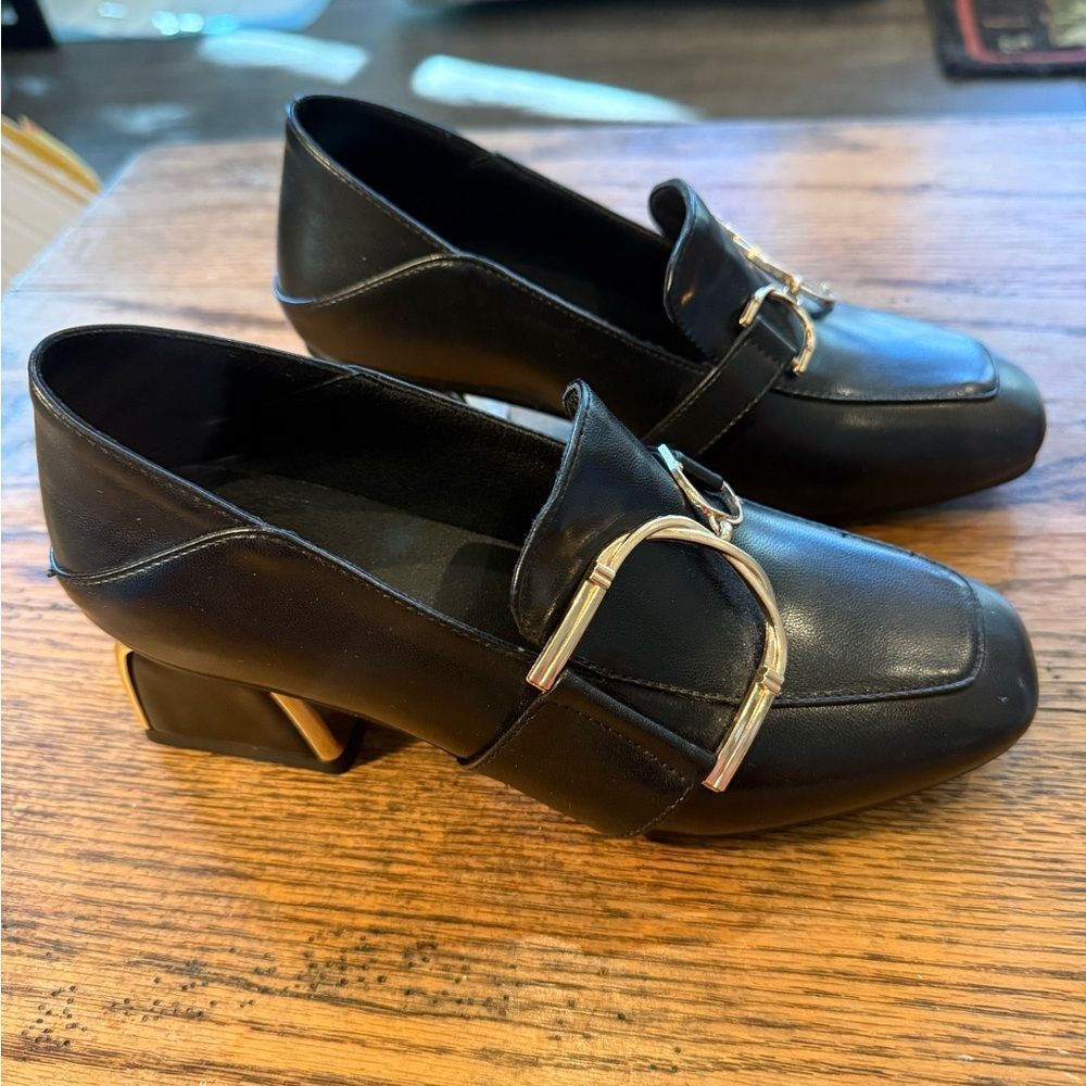 Black Leather square Toe Loafer Heels Gold Hardware Size 5 NWOT - Picture 4 of 11